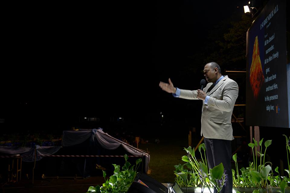 Jean-Noel Adeline, Church Ministries leader for the New Zealand Pacific Union Conference, speaking at the 11-day evangelistic series in Port Vila in late December 2014. Photo: Vanuatu Mission