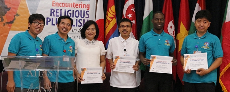 A group of presenters at the annual forum of the AIIAS Asian Theological Society (AATS) show certificates of appreciation for their contributions to the Adventist theological discussion across the region. [Photo: Adventist International Institute of Advanced Studies]