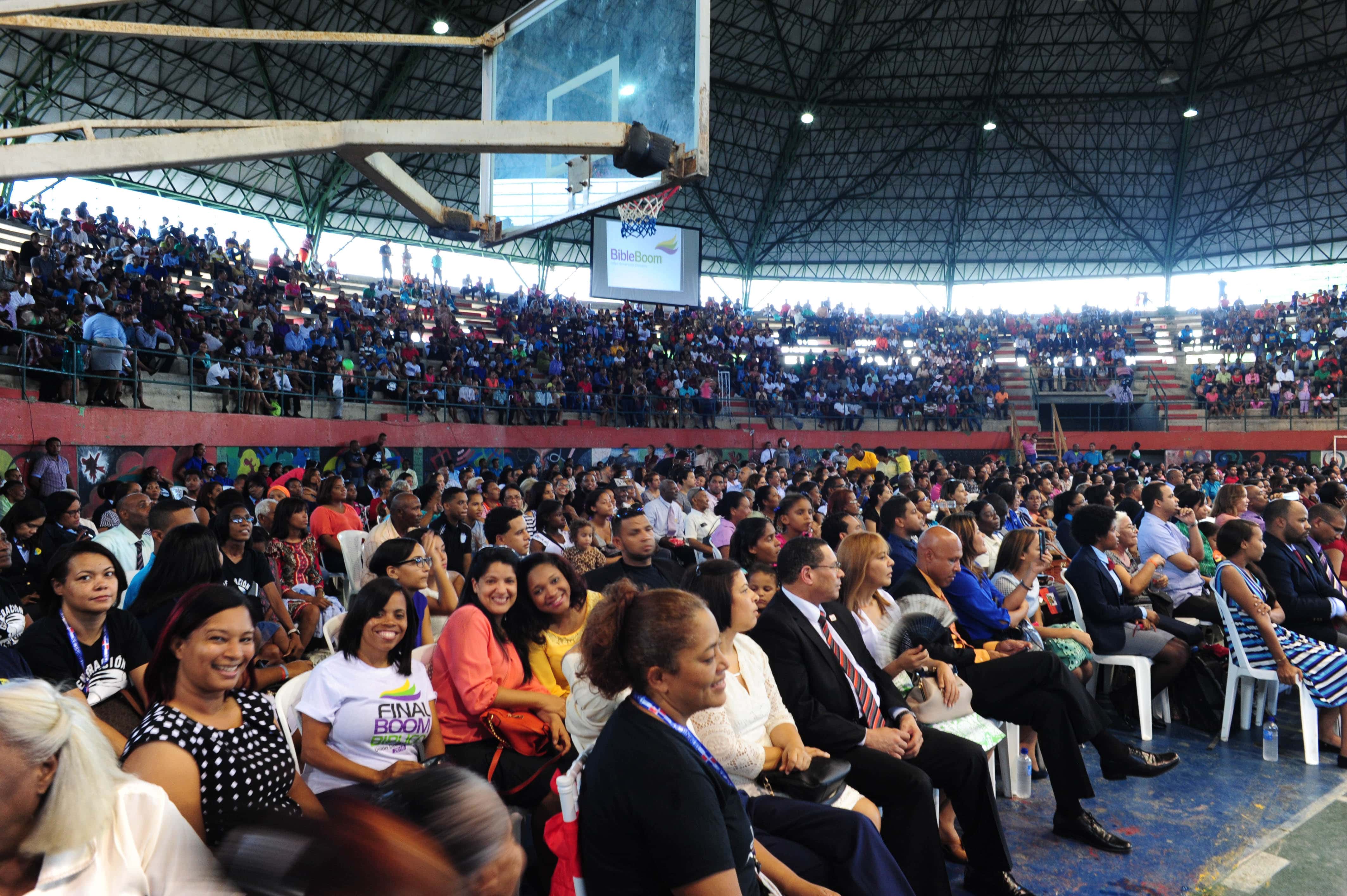 Nearly 3,000 church members from across the island witnessed the event at the Polideportivo Center in Universidad Central del Este, Dec. 10, 2016. (Libna Stevens/IAD)