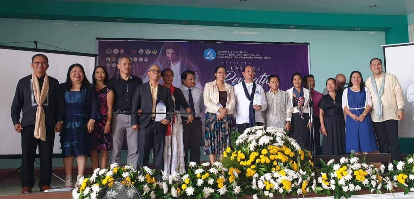 Members of the team that took part in an evangelistic initiative in Southern Philippines. The team includes Seventh-day Adventist judges, physicians, businesspeople, and others. [Photo: Southern Asia-Pacific Division Communication Department]