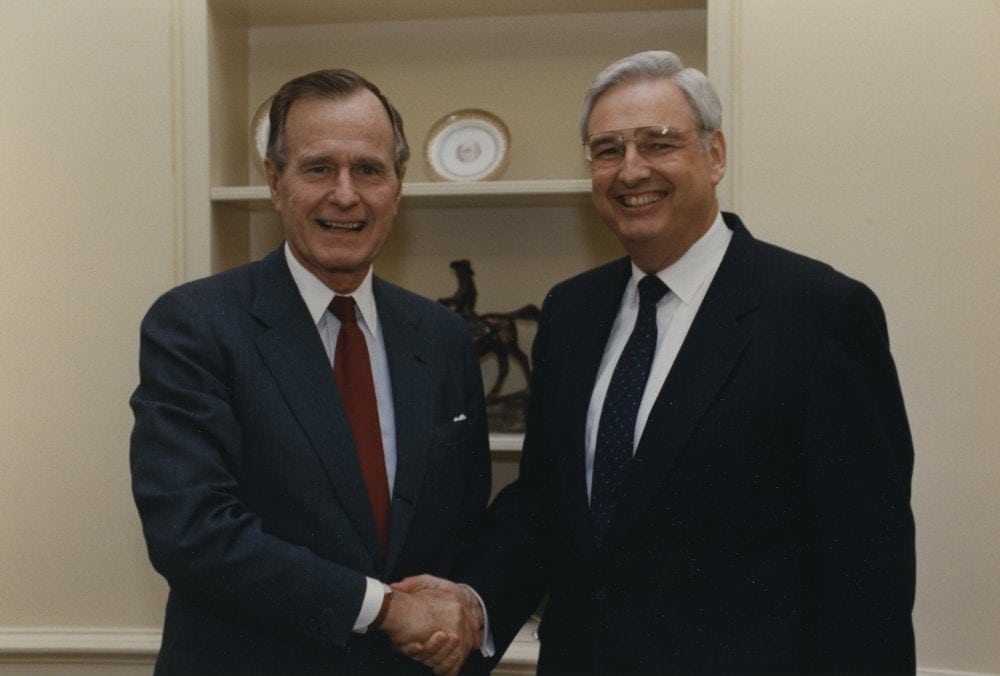 Robert Folkenberg meeting U.S. President George Bush in 1990. (Adventist Archives)