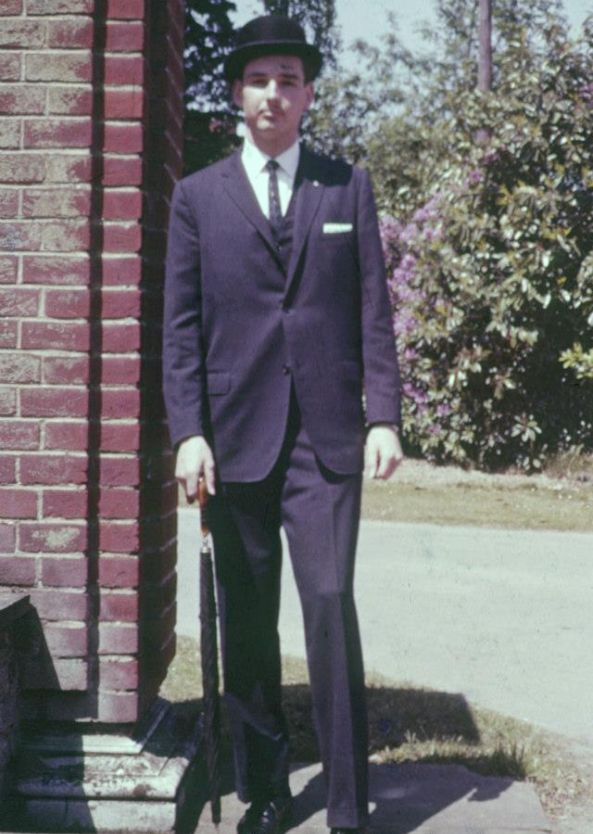 Folkenberg returning to the United States from his studies at Newbold College in 1960.