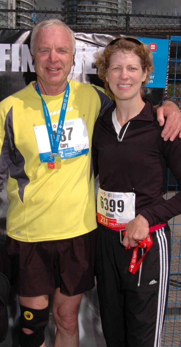 Gary Rittenbach with his niece, Jolene Bauer Ketting, at the Vancouver Marathon on May 3, 2009.
