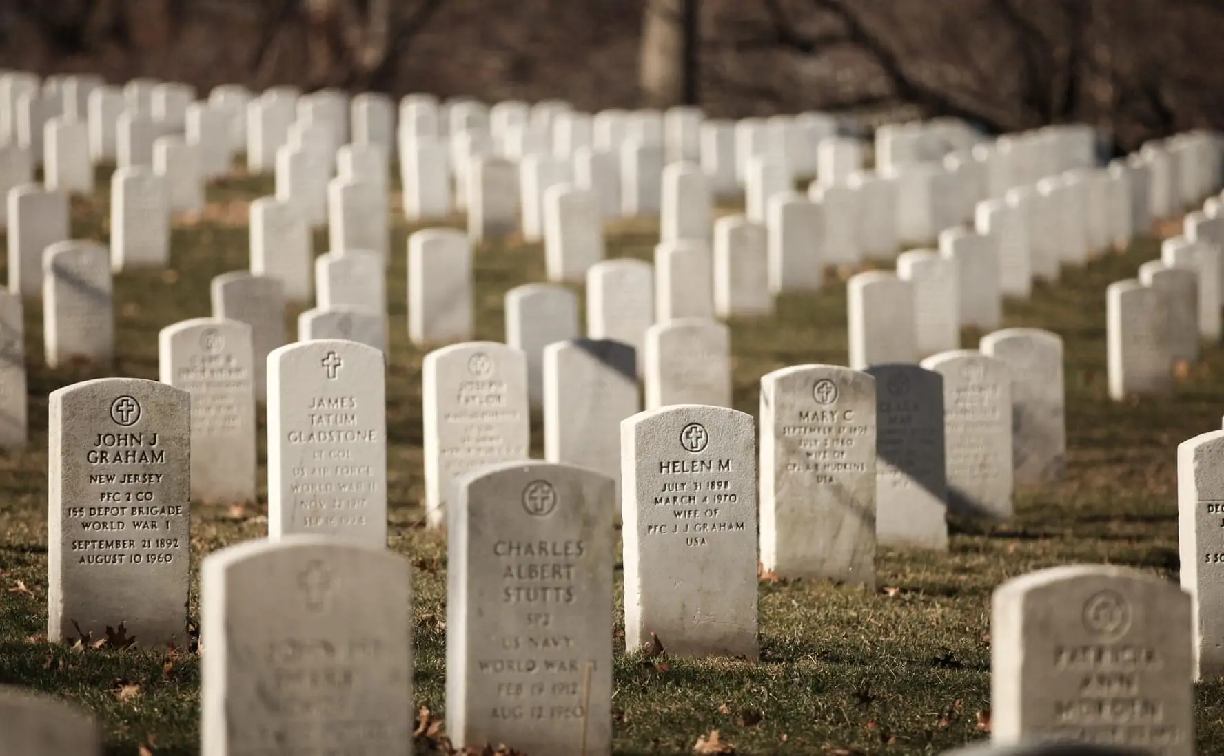 Graves at Arlington National Cemetery, where the brother of Jose Rojas, a Seventh-day Adventist pastor, was honored recently. Photo: Evan Bambrick