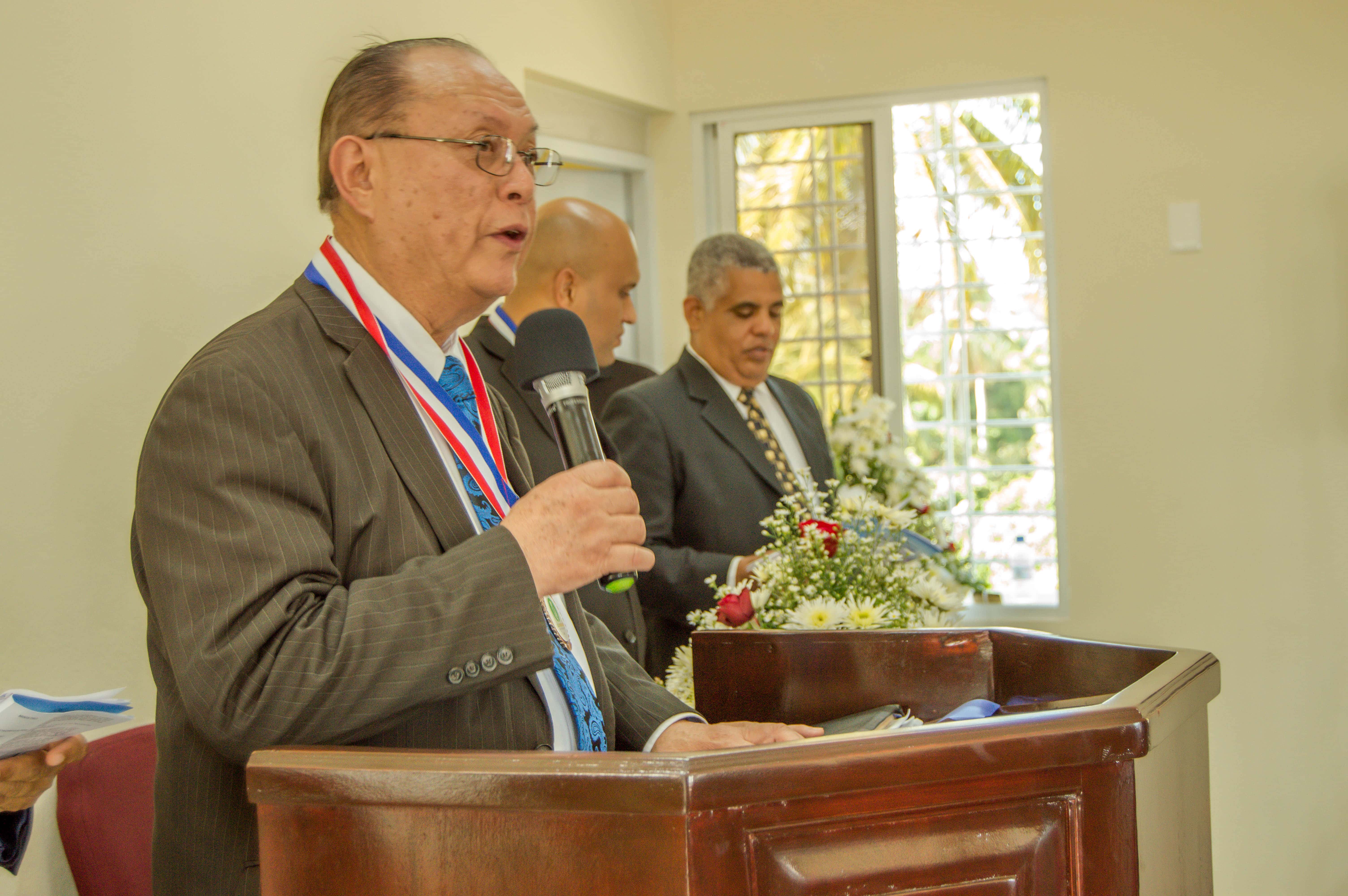 Adventist World Radio President Dowell Chow congratulated the church for evangelism advances with the new church.