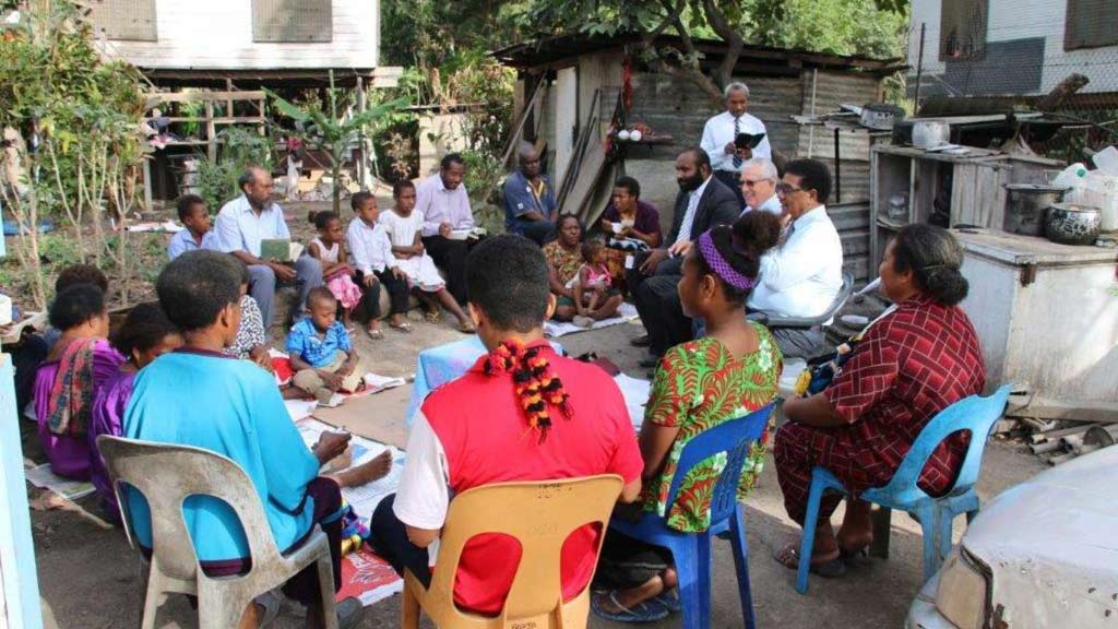 Bible Reading Groups established in the homes and front yards of members mean PNG residents are bringing access to the gospel to their neighbors and friends. [Photo: Adventist Record]