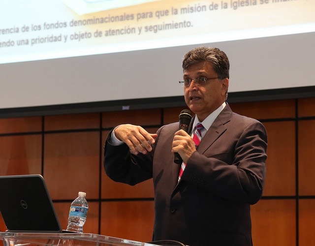 Filiberto Verduzco, treasurer of the Inter-American Division, speaking at year-end meetings. (Libna Stevens / IAD)