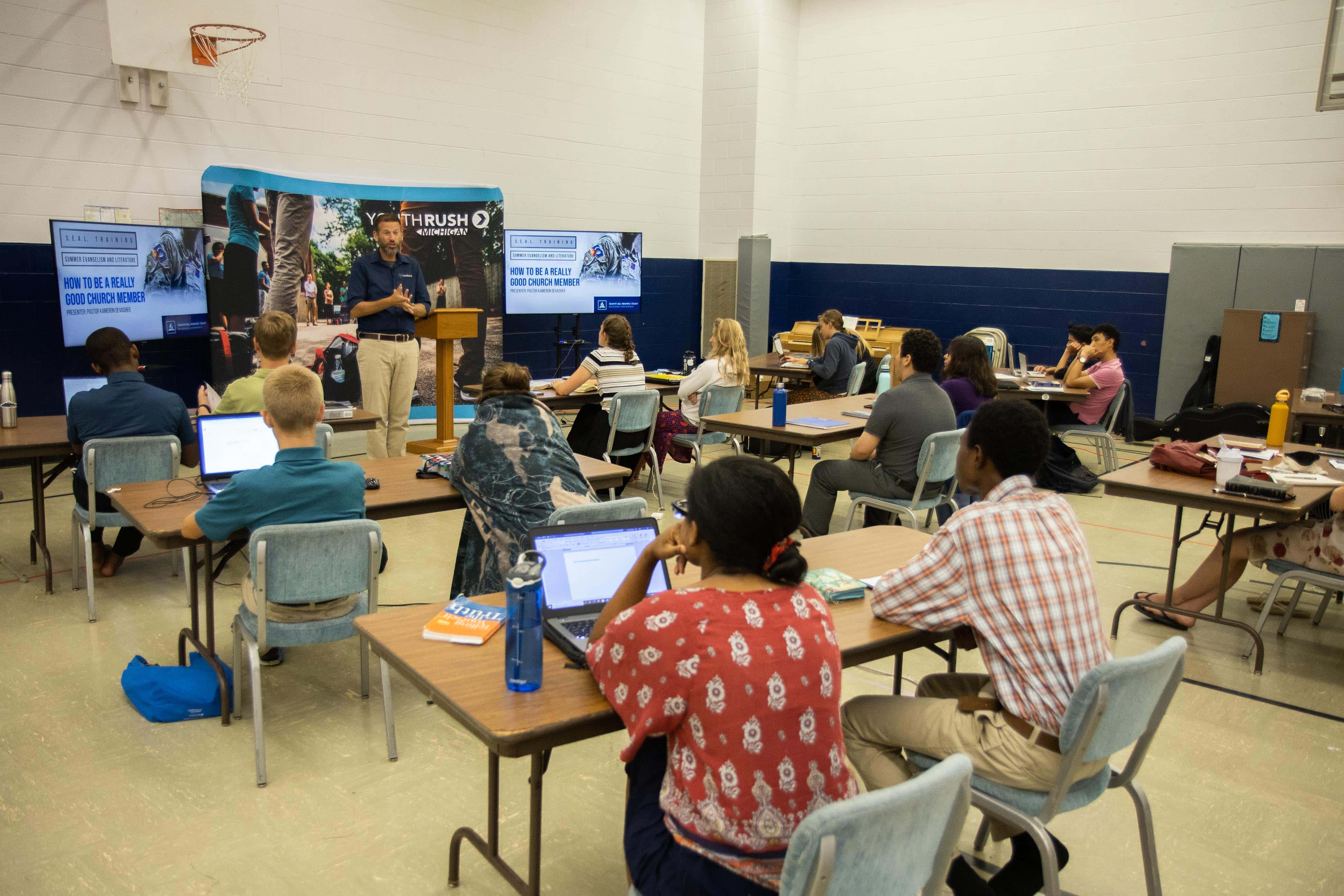 Members of Michigan Youth Rush in the Michigan Conference of Seventh-day Adventists receive training during Hope 2020. [Photo: Jeffrey Saelee, North American Division News]