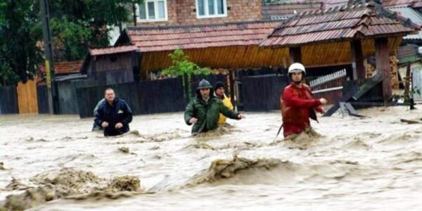 “Hope Above Water” Project Assists Flood Victims in Romania