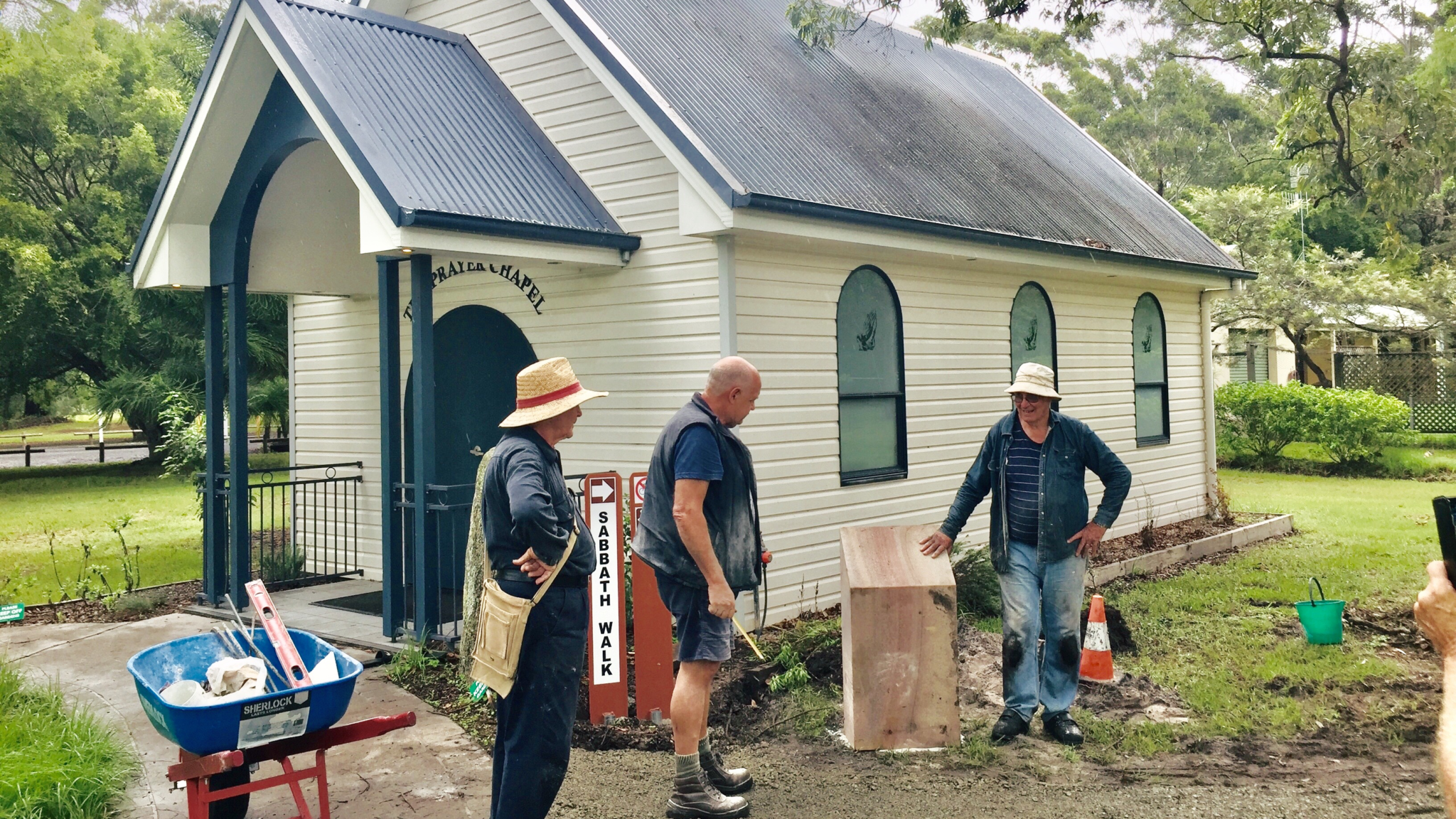 Volunteers construct the start of the Sabbath Walk path outside the Little Chapel at the Stuarts Point Convention Centre in New South Wales, Australia. [Photo: Adventist Record]