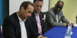 In the Dominican Republic, Agreement Will Benefit Adventist Medical Center