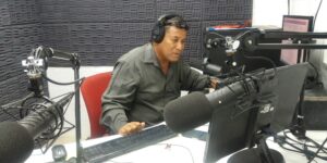 National President, Cabinet Secretary Tune In to Kiribati Hope Radio
