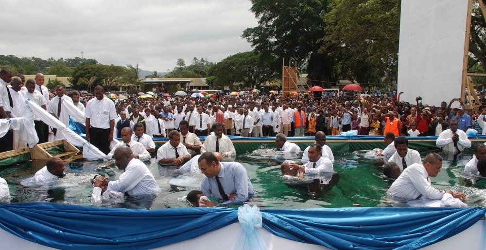 Ministers baptizing people in Port Vila, Vanuatu, on Sept. 13, 2014. Photo: Vanuatu Mission