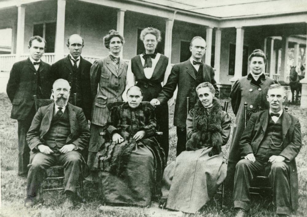 Ellen G. White, seated second from left, posing with family and other people in Madison, Tennessee, in 1909. Credit: Ellen G. White Estate