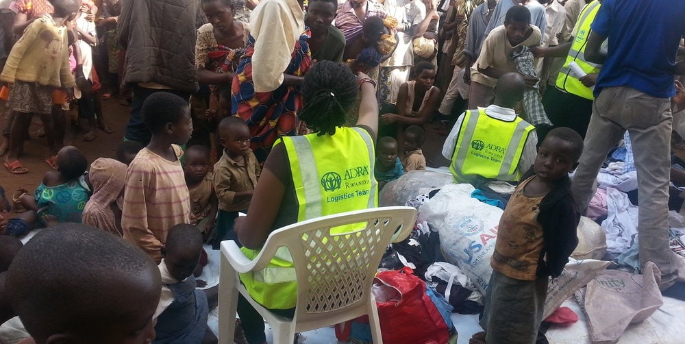 Burundian children waiting for emergency food supplies to be distributed by ADRA workers in Rwanda. (ADRA)