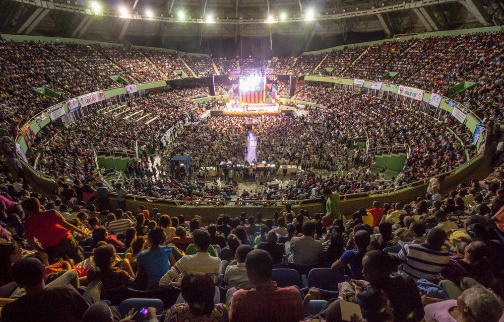 More than 14,000 people packing El Palacio de Los Deportes at the meetings on Jan. 7-11, 2015. Photo: Yamell Mateo