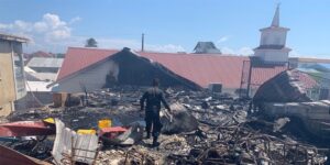 Thirty Adventist Members Lose Their Homes after Fire in Honduras Bay Islands