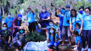 Adventist Youth Organize a Tree-planting Activity at a Famous Zoo in Thailand