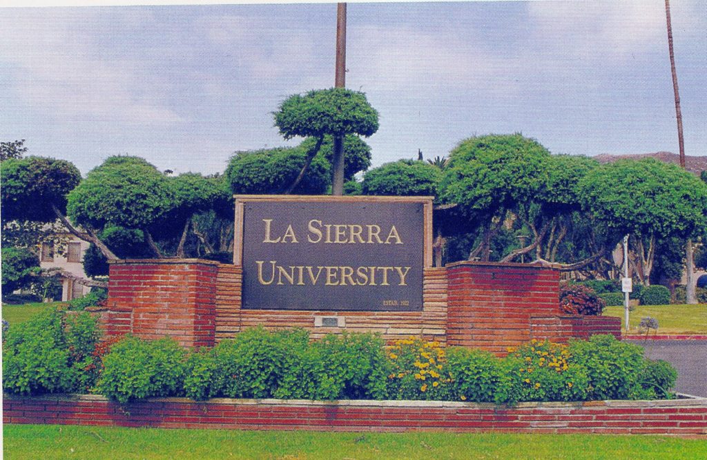 csm La Sierra 1990 university signage 8aba3968b7