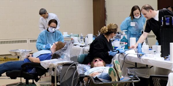 <strong>Free Dental Health Clinic Fills Need in U.S. Area</strong>