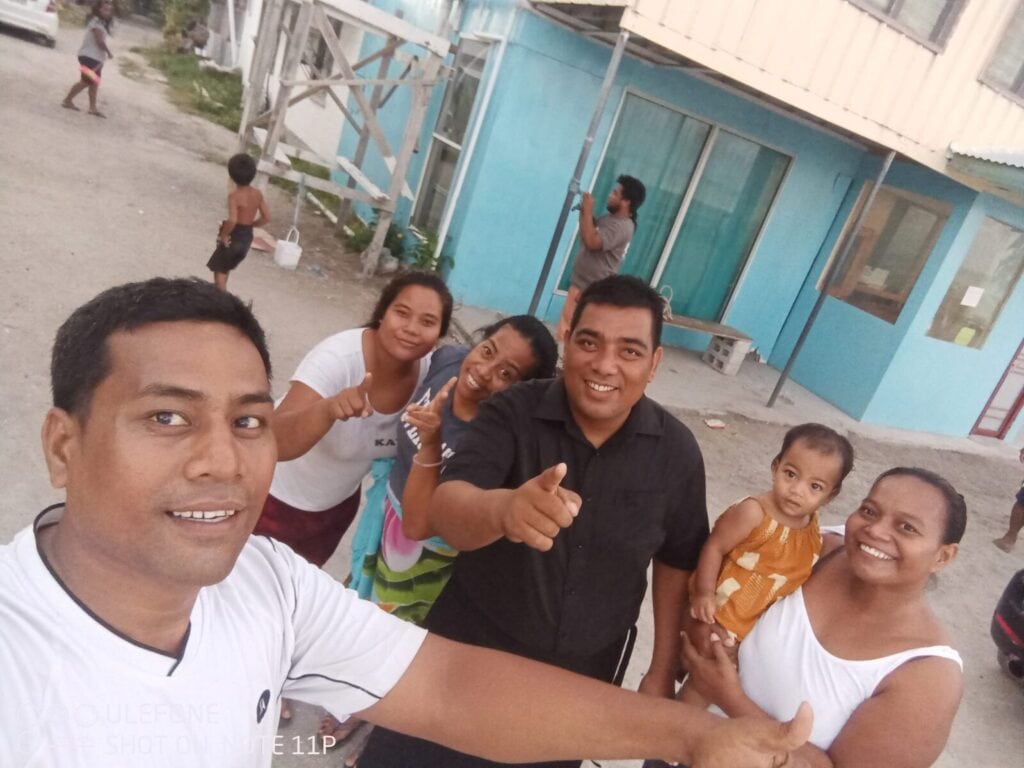 Kiribati President and walk4life team 1024x768 1