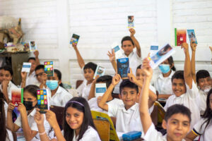 Students and Teachers in El Salvador Gift 1,400 Books to Public Schools