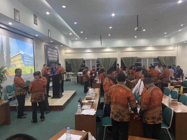 200 Indonesia Literature Evangelists Recommit to Sharing the Gospel