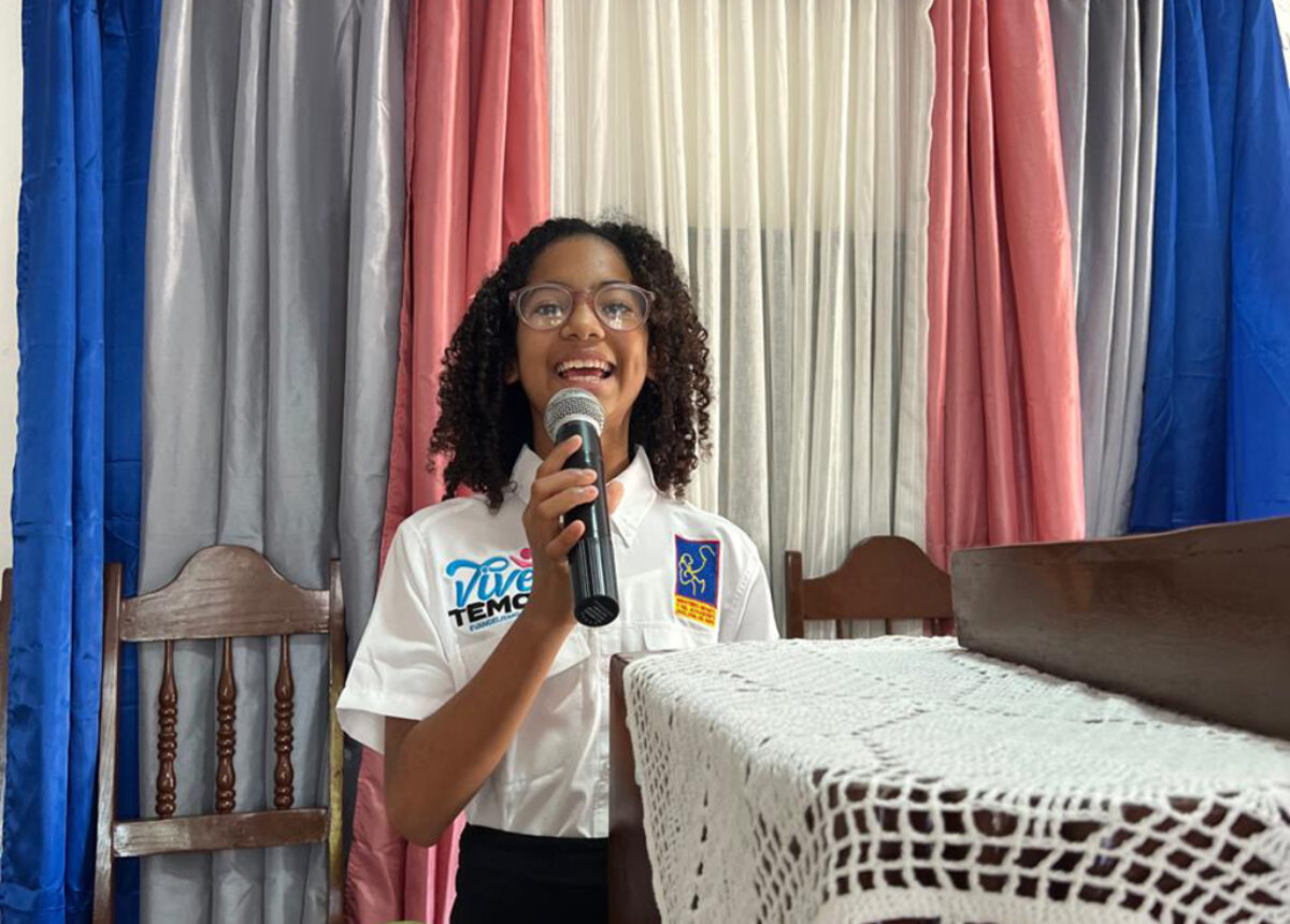 At 12, Young Evangelist Leads Others to Baptism in Dominican Republic